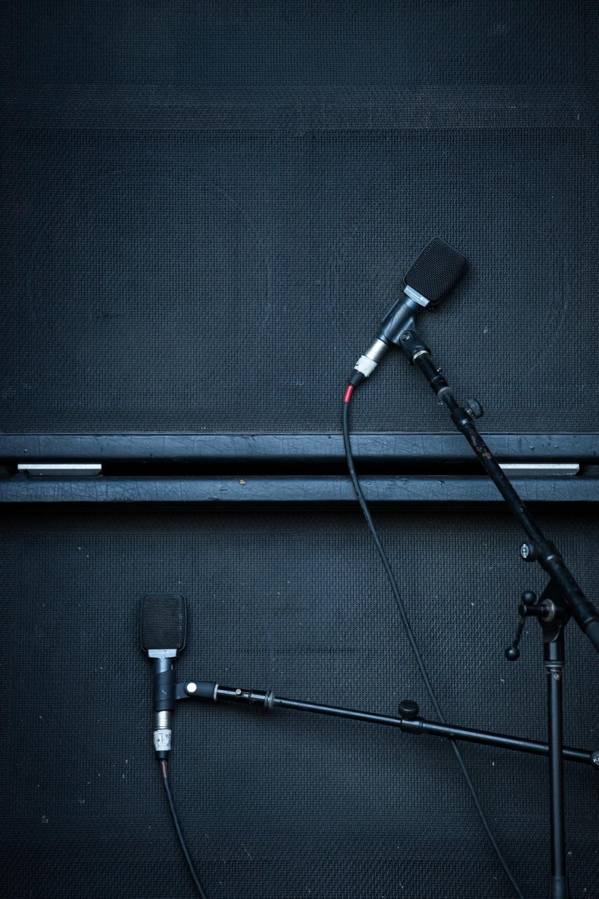 Sennheiser e 609 Silver Super-Cardioid Instrument Microphone alternate product view 7 — Slide 7 of 7