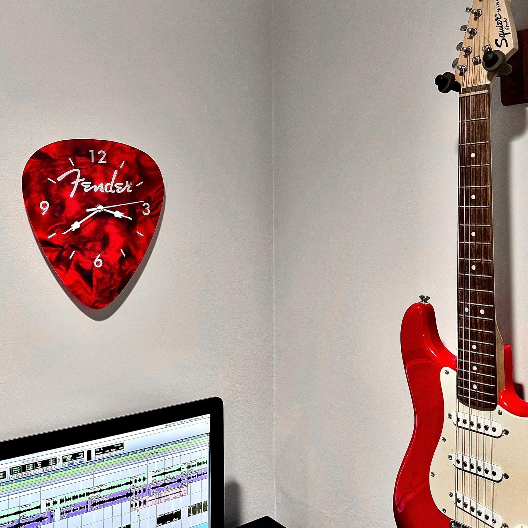 P Pluginz Fender Guitar Pick Wall Clock (Red) — Slide 6 of 8
