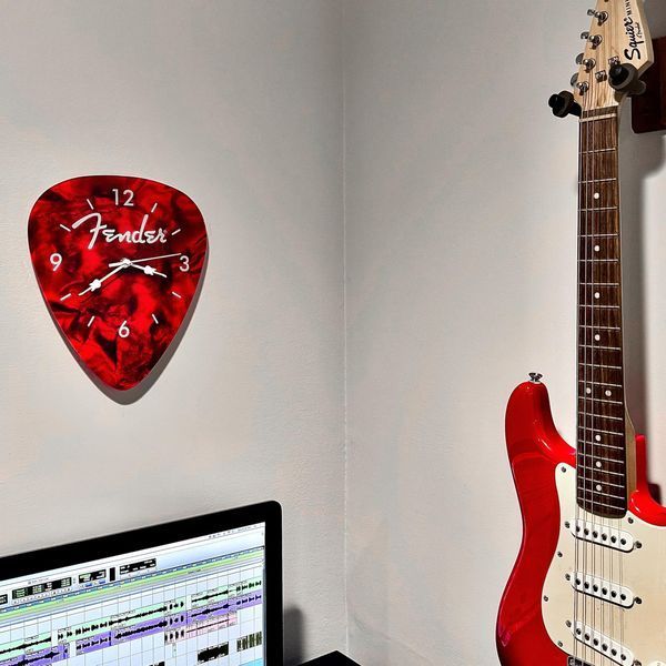 P Pluginz Fender Guitar Pick Wall Clock (Red)